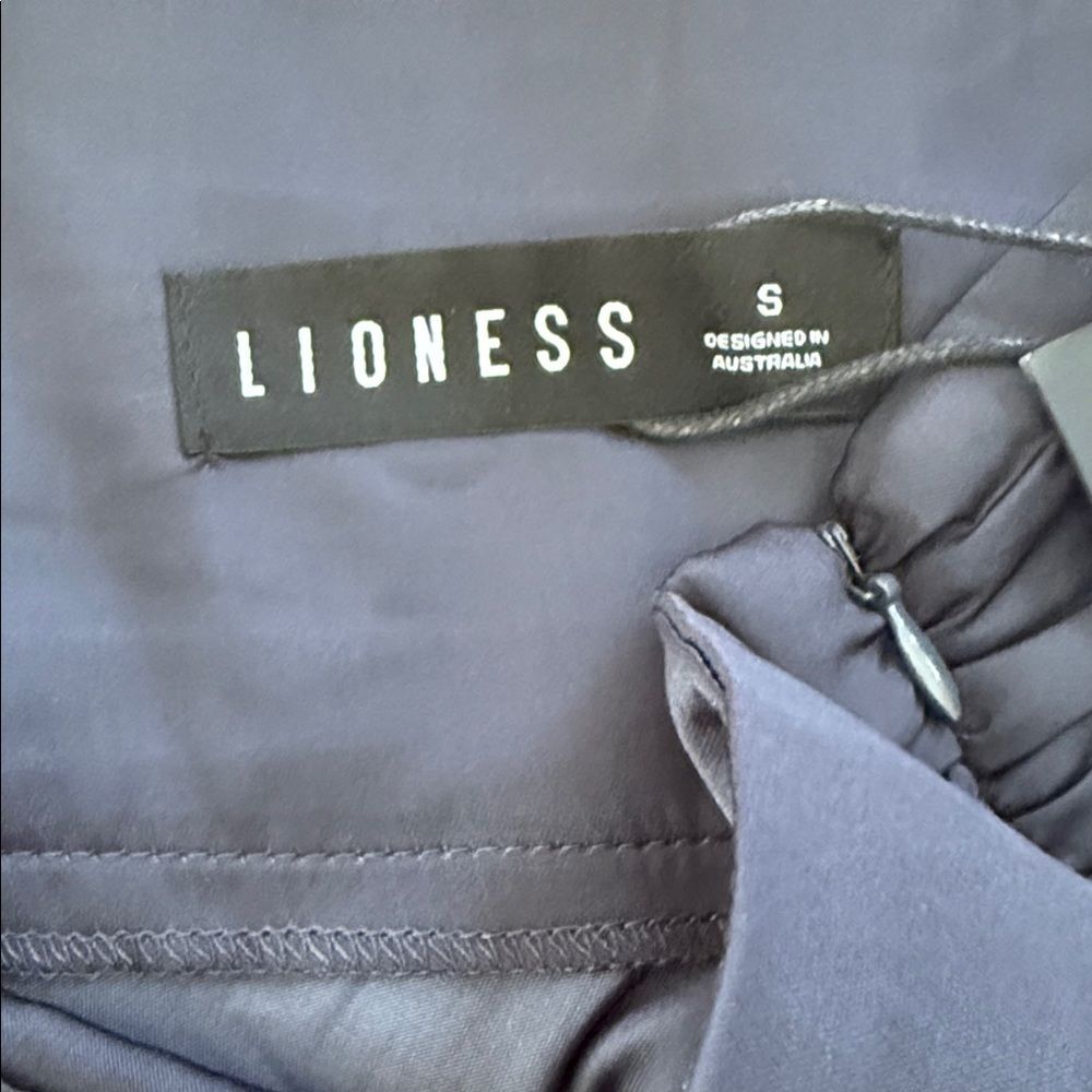 NWT Lioness Navy Blue Skirt Asymmetrical Legacy Midi Small cocktail party - Picture 5 of 8